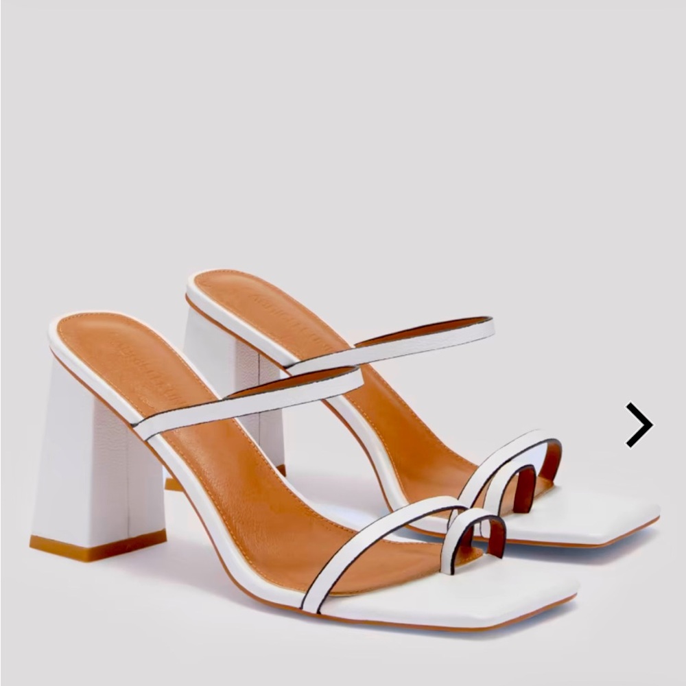 Nayo Block Heel Thong Sandals